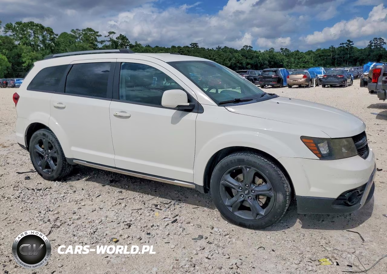 2018 Dodge Journey Crossroad VIN:3C4PDCGG5JT352356 - 4