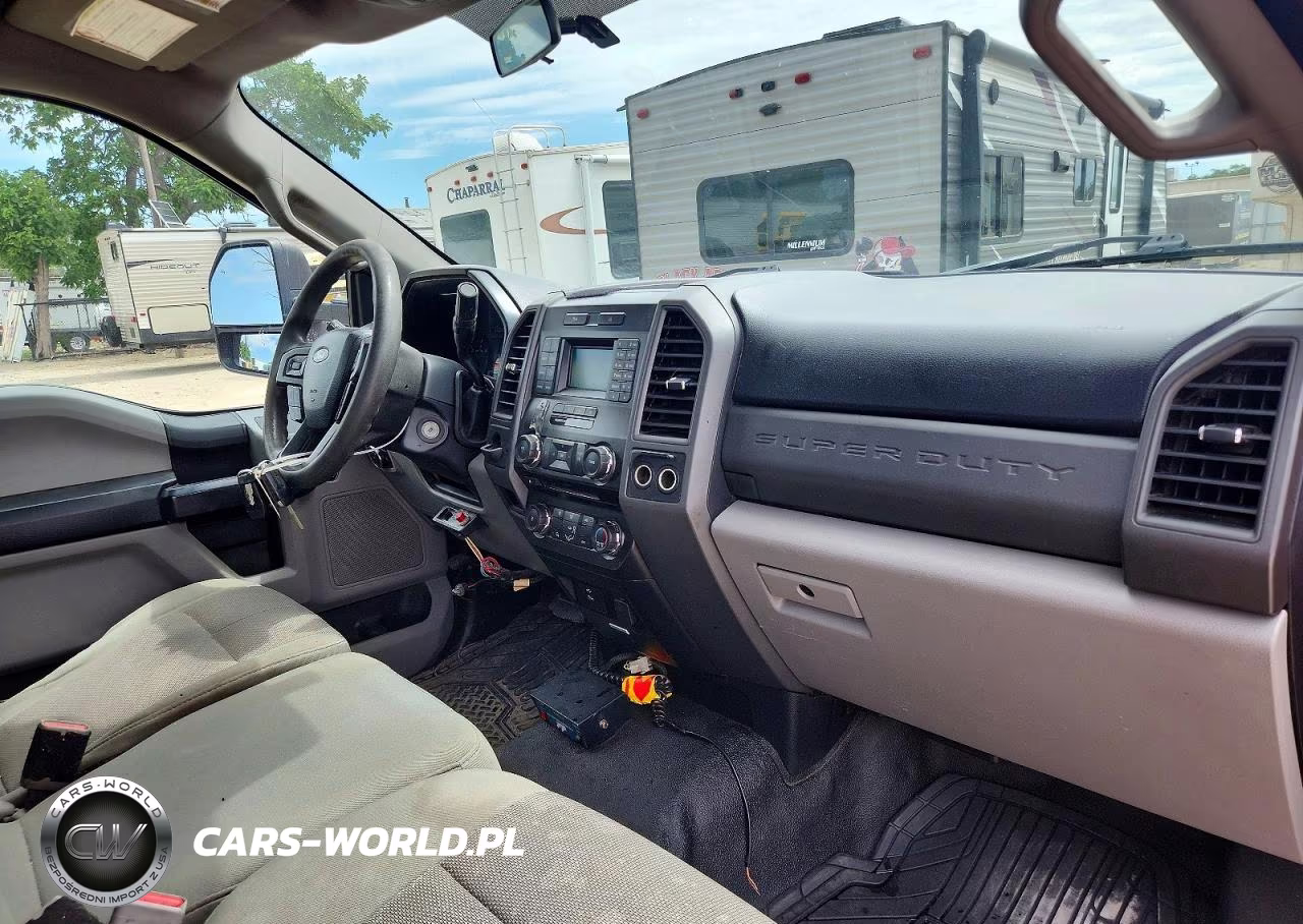 2017 Ford F550 Super Duty VIN:1FDUF5GY0HED72599 - 5