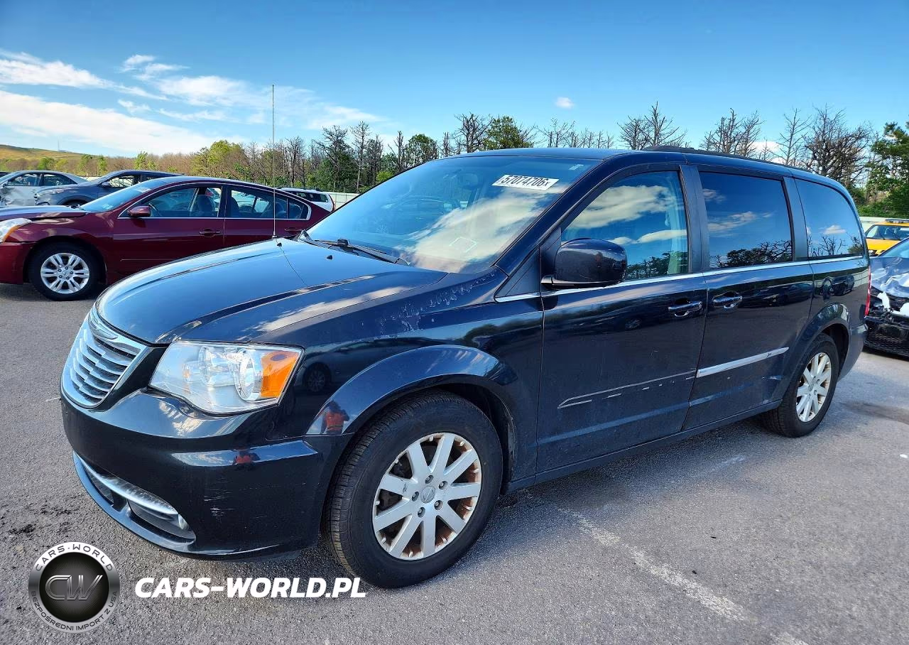 2016 Chrysler Town & Country Touring – zdjęcie 1 z 13