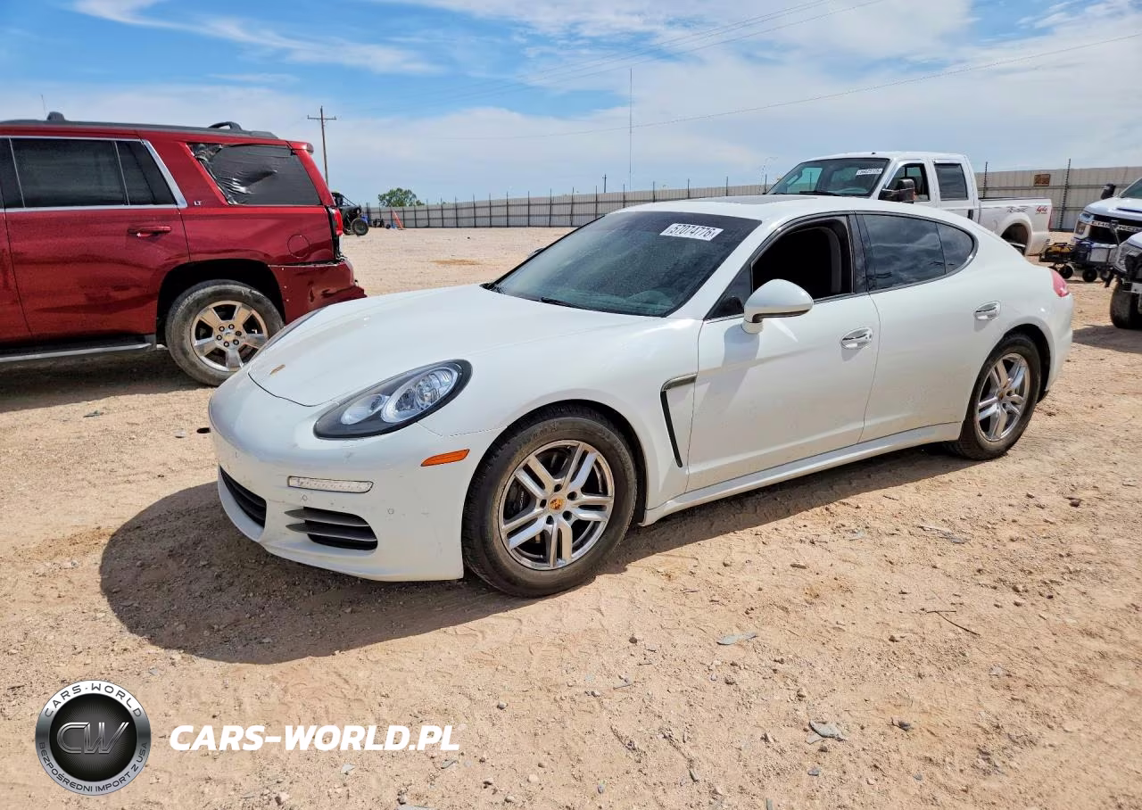 2016 Porsche Panamera 2