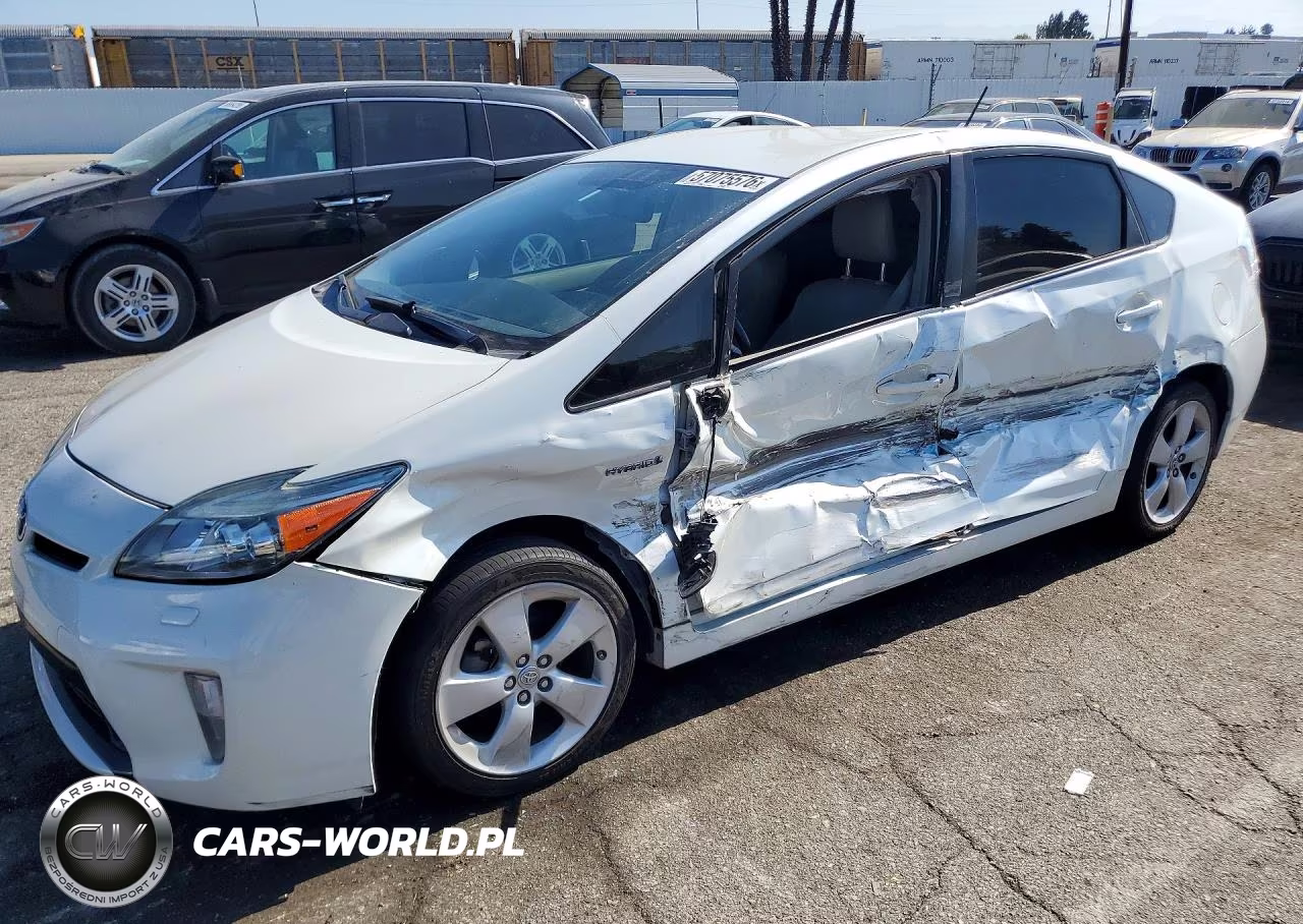 2014 Toyota Prius Five – zdjęcie 1 z 12