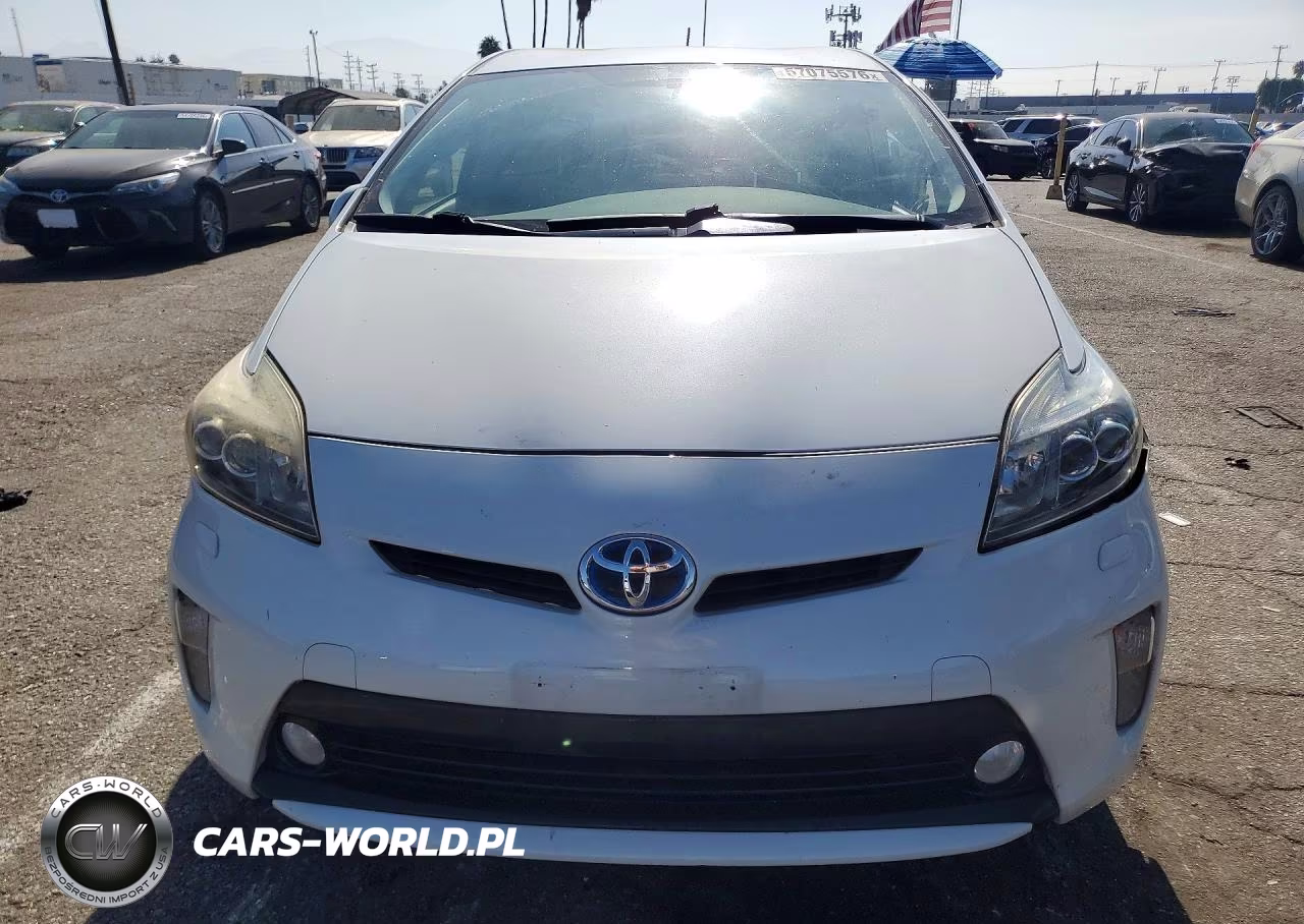 2014 Toyota Prius Five VIN:JTDKN3DU2E1755337 - 5