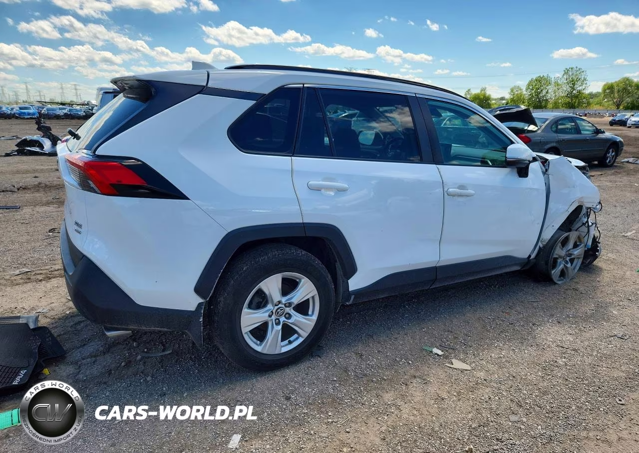 2020 Toyota Rav4 Xle VIN:2T3P1RFV4LC083890 - 3