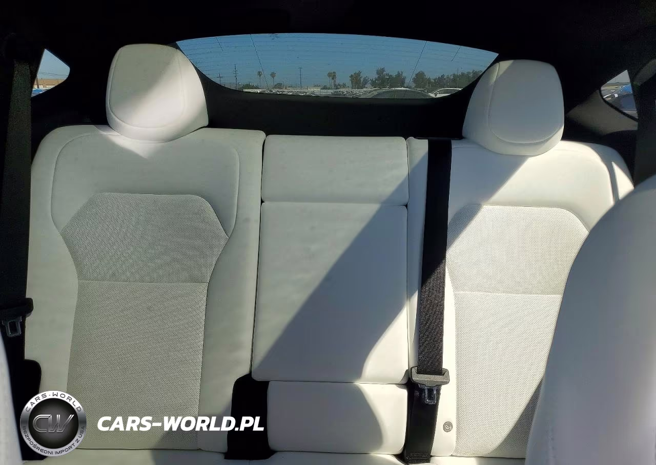 2026 Tesla Model Y VIN:7SAYGDED0TF638047 - 10
