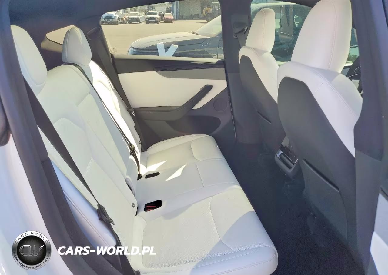 2026 Tesla Model Y VIN:7SAYGDED0TF638047 - 11