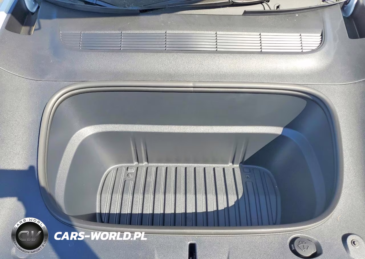 2026 Tesla Model Y VIN:7SAYGDED0TF638047 - 12
