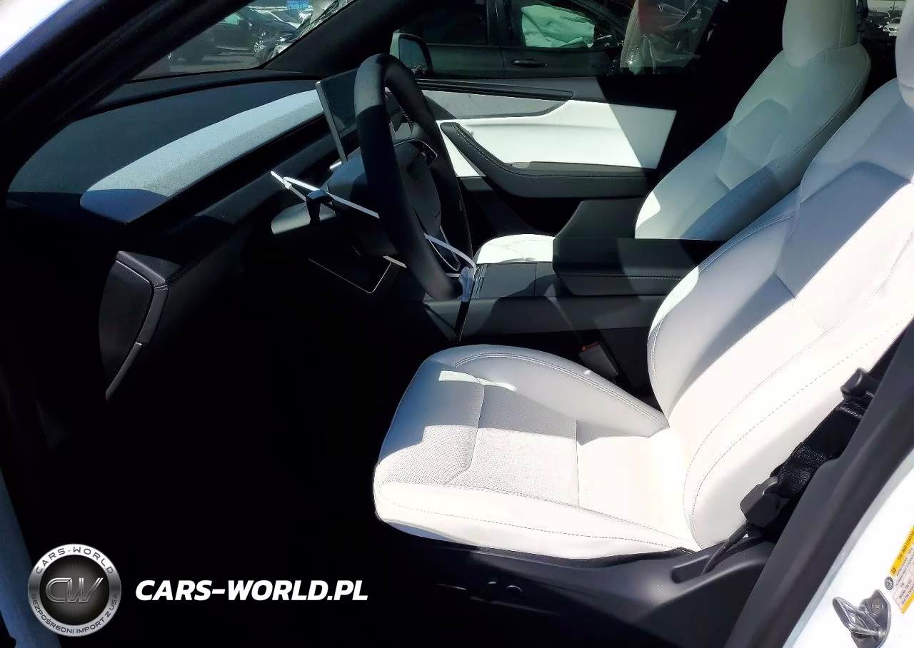 2026 Tesla Model Y VIN:7SAYGDED0TF638047 - 7