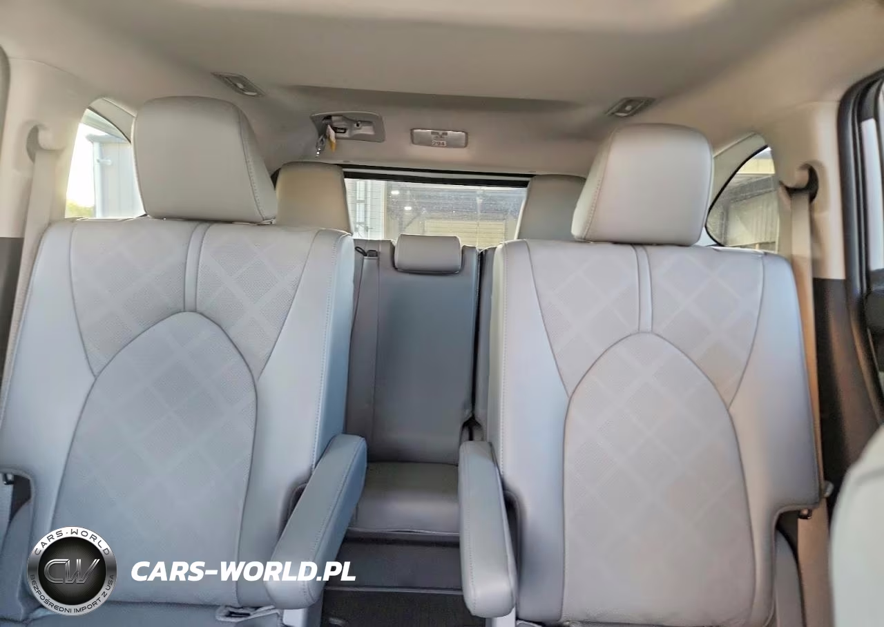 2023 Toyota Highlander Platinum VIN:5TDKDRBH5PS038061 - 10