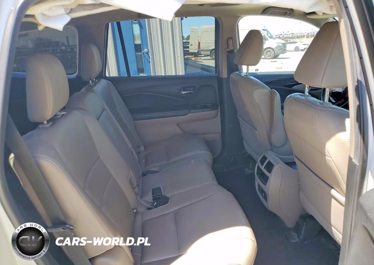 2017 Honda Pilot Touring VIN:5FNYF5H91HB013953 - 11