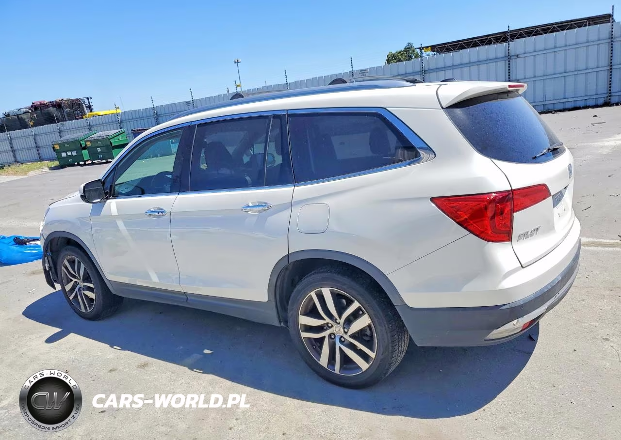 2017 Honda Pilot Touring VIN:5FNYF5H91HB013953 - 2