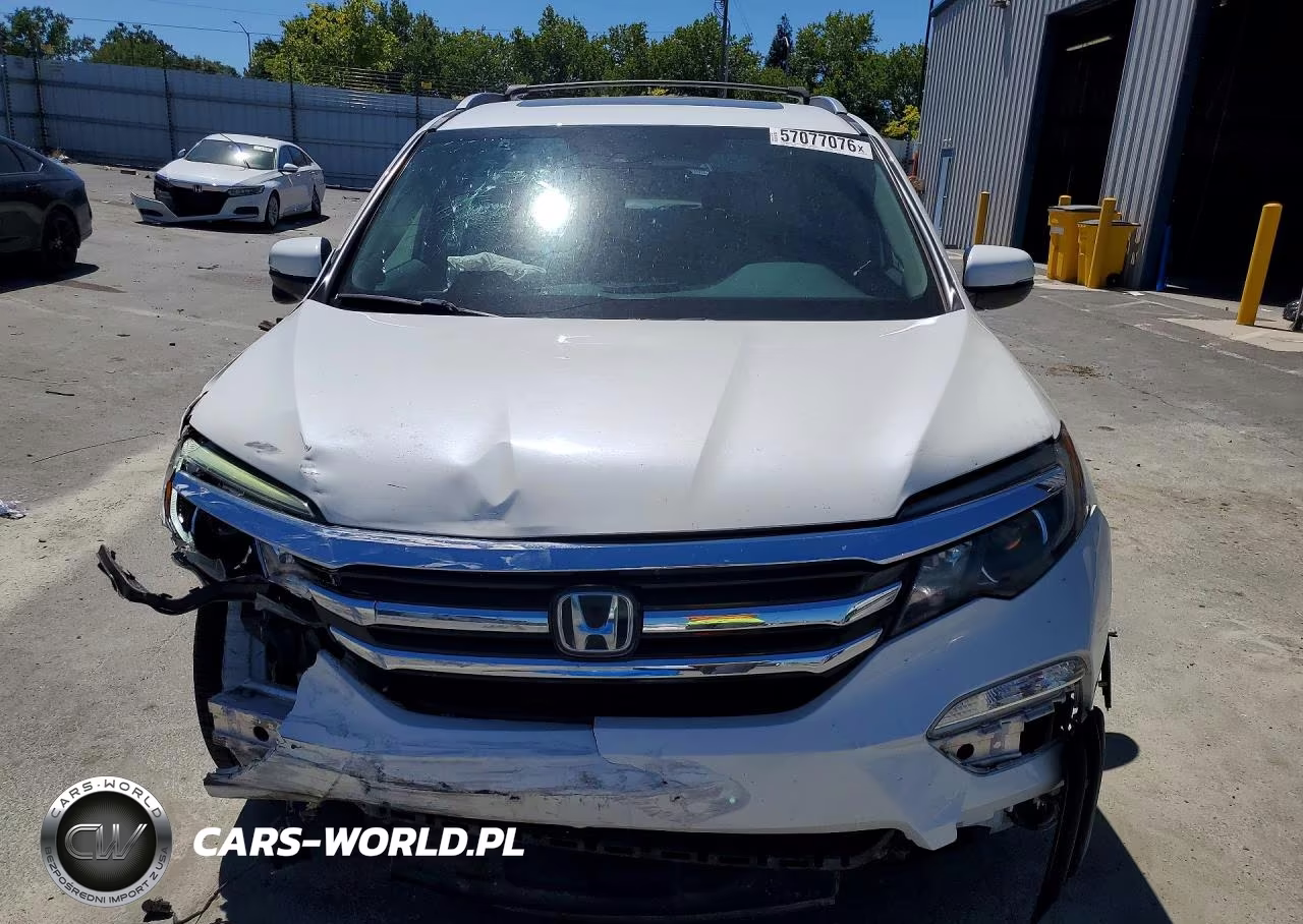 2017 Honda Pilot Touring VIN:5FNYF5H91HB013953 - 5