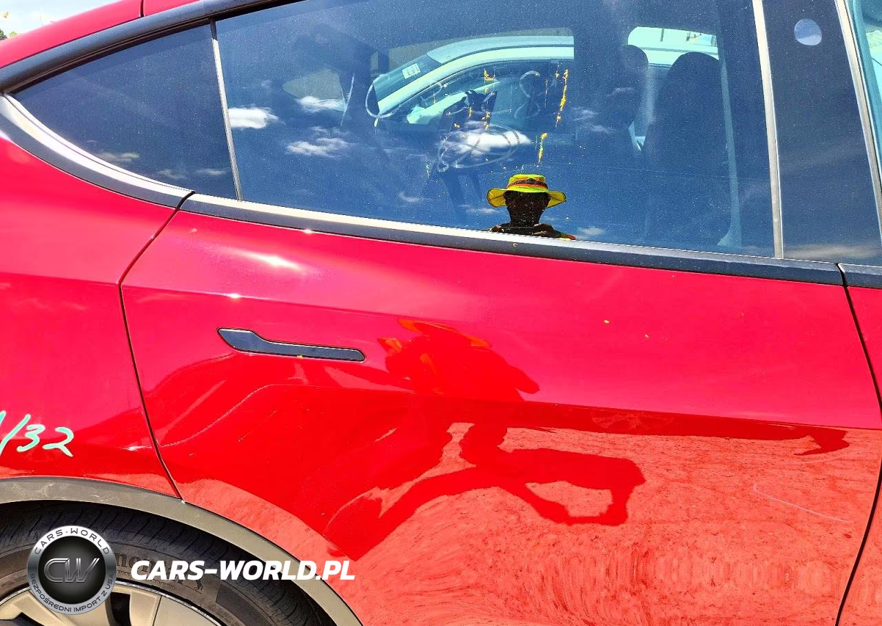 2024 Tesla Model Y VIN:7SAYGAEE1RF168028 - 11