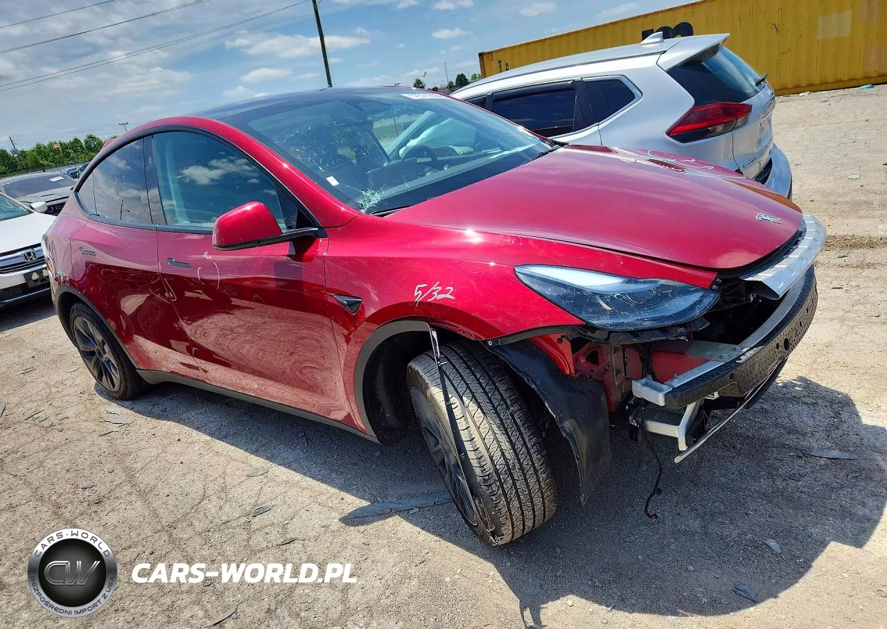 2024 Tesla Model Y VIN:7SAYGAEE1RF168028 - 4