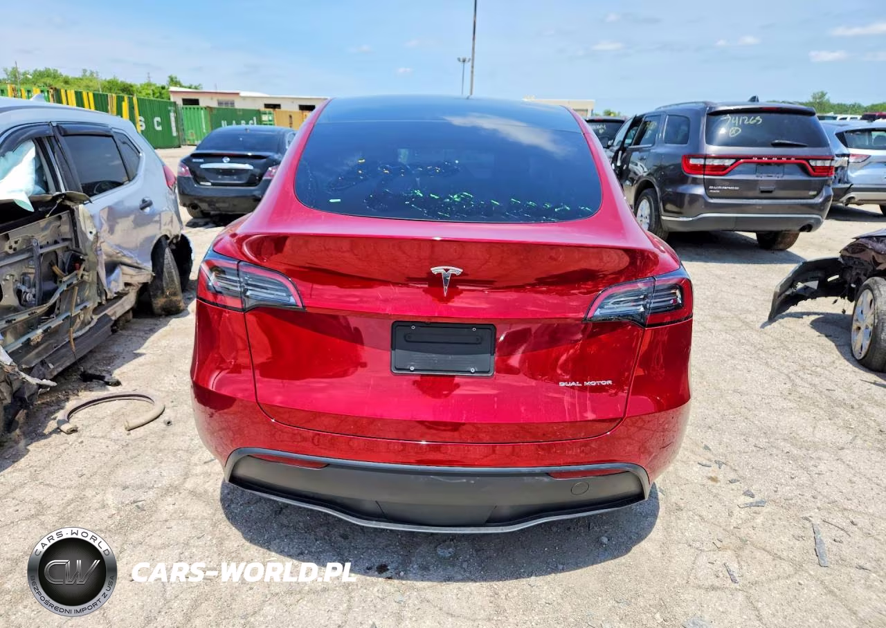2024 Tesla Model Y VIN:7SAYGAEE1RF168028 - 6