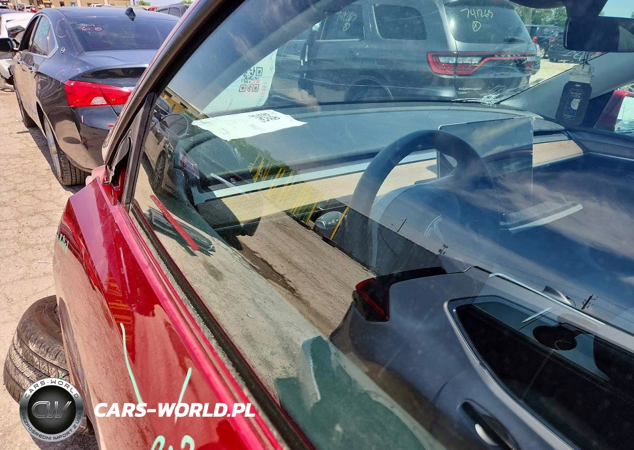 2024 Tesla Model Y VIN:7SAYGAEE1RF168028 - 9