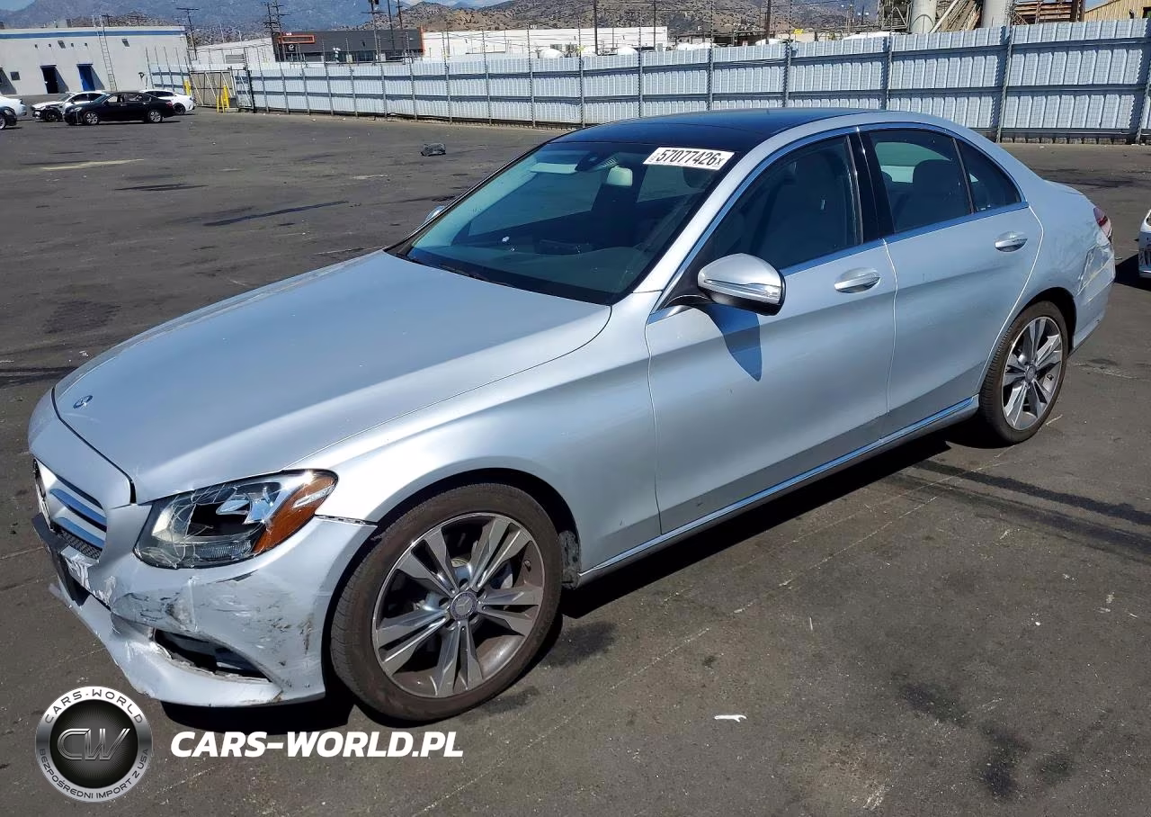 2015 Mercedes-Benz C 300 – zdjęcie 1 z 12