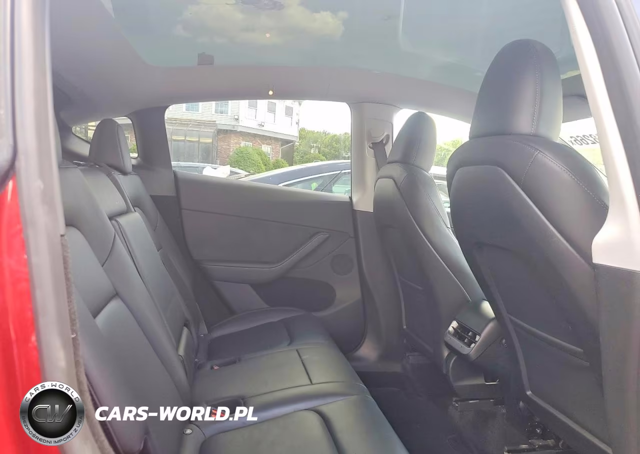 2023 Tesla Model Y VIN:7SAYGDEE9PA211705 - 10