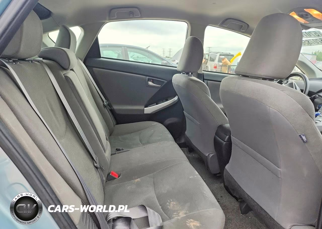 2014 Toyota Prius Two VIN:JTDKN3DU0E1761718 - 10