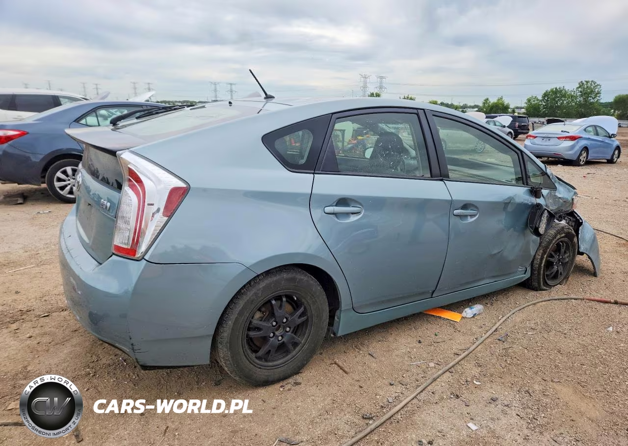 2014 Toyota Prius Two VIN:JTDKN3DU0E1761718 - 3