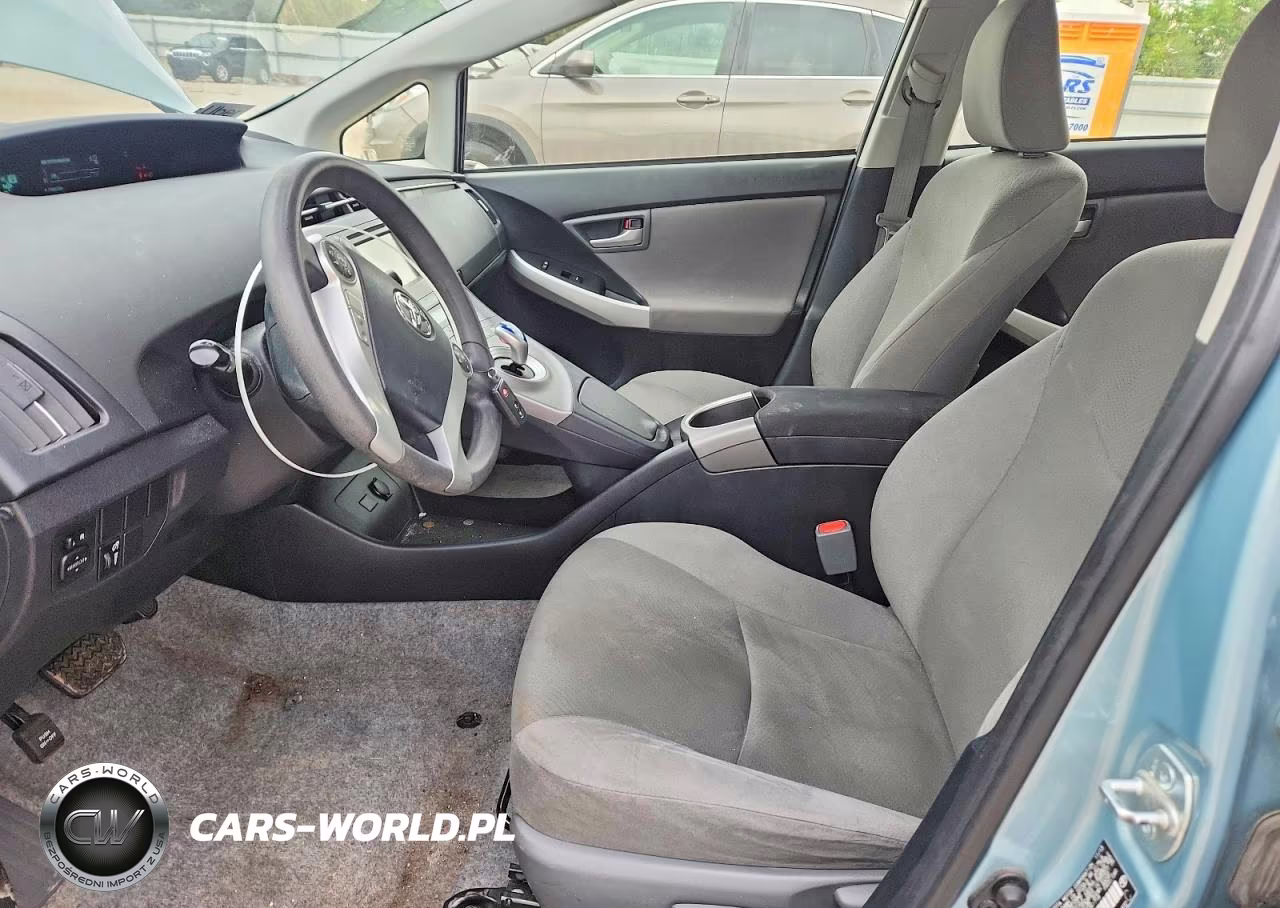 2014 Toyota Prius Two VIN:JTDKN3DU0E1761718 - 7