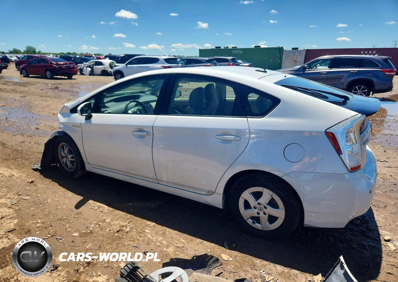 2011 Toyota Prius Two VIN:JTDKN3DU5B0285774 - 2