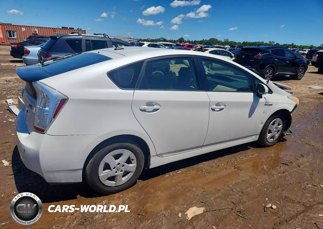 2011 Toyota Prius Two VIN:JTDKN3DU5B0285774 - 3