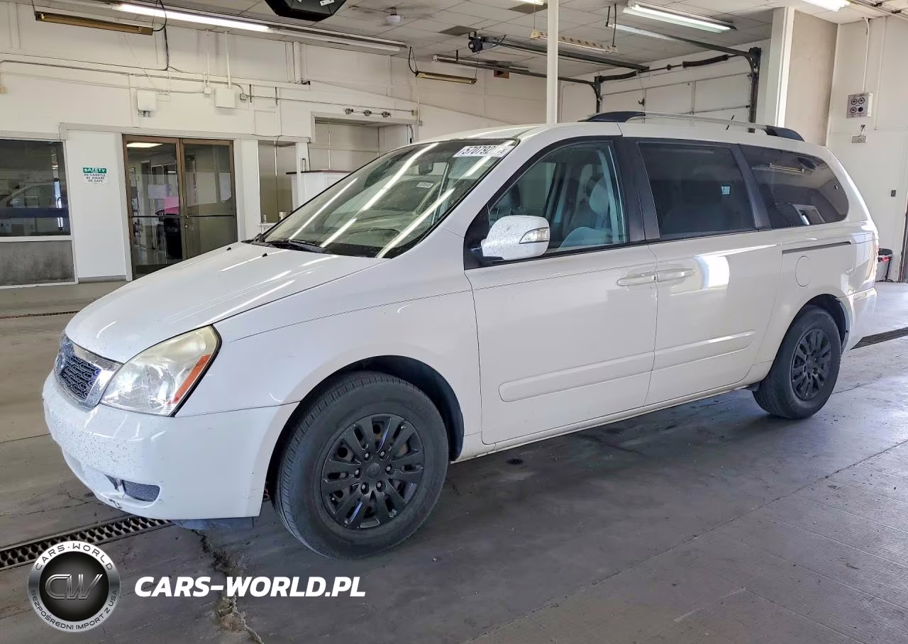 2012 Kia Sedona Lx