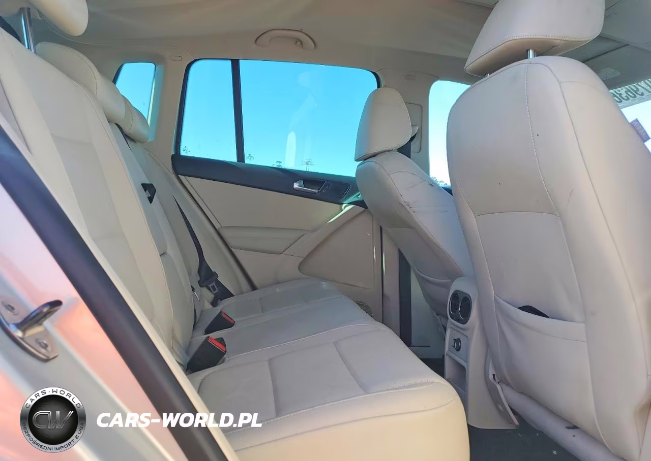 2011 Volkswagen Tiguan S VIN:WVGAV7AX7BW502929 - 10