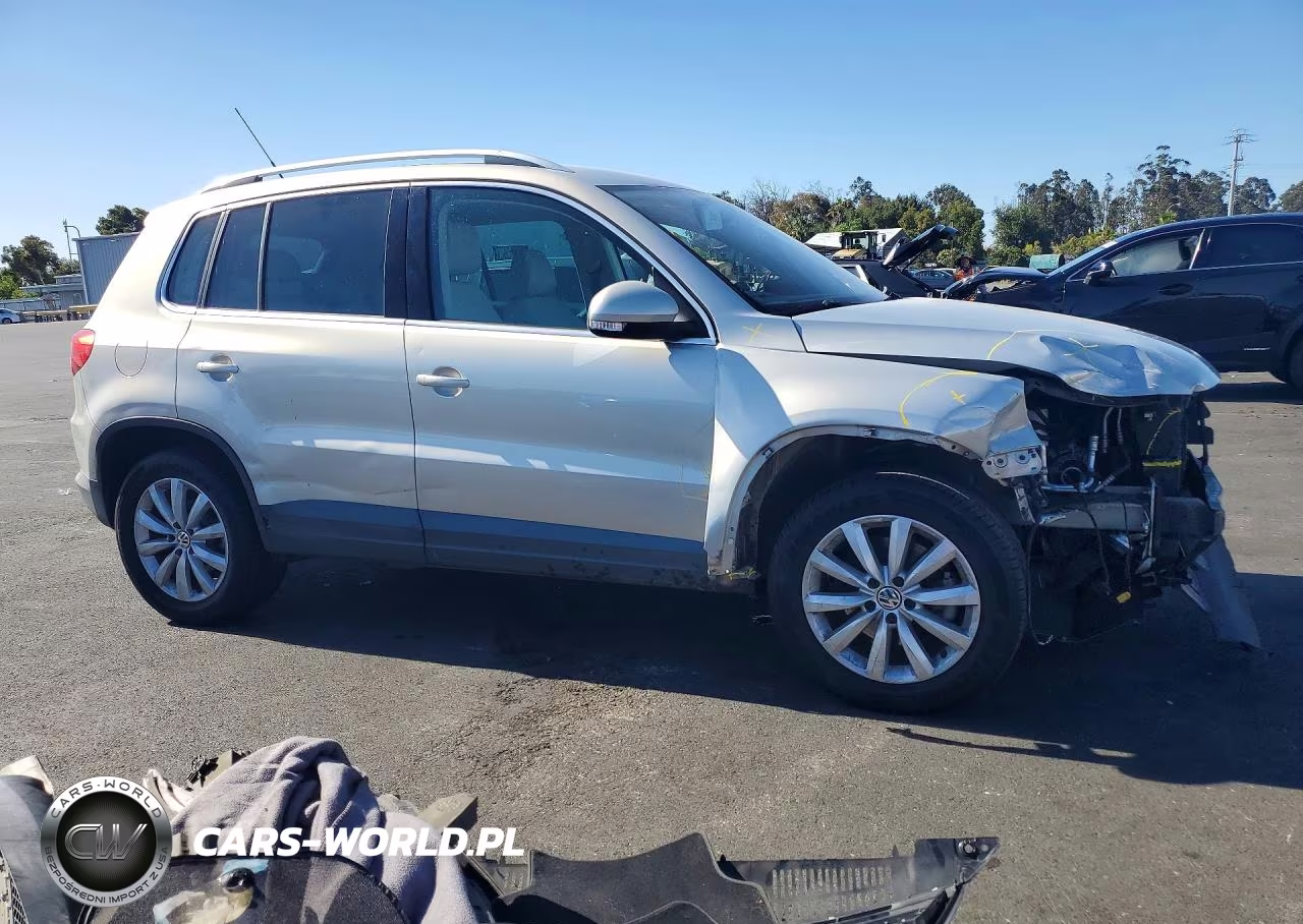 2011 Volkswagen Tiguan S VIN:WVGAV7AX7BW502929 - 4
