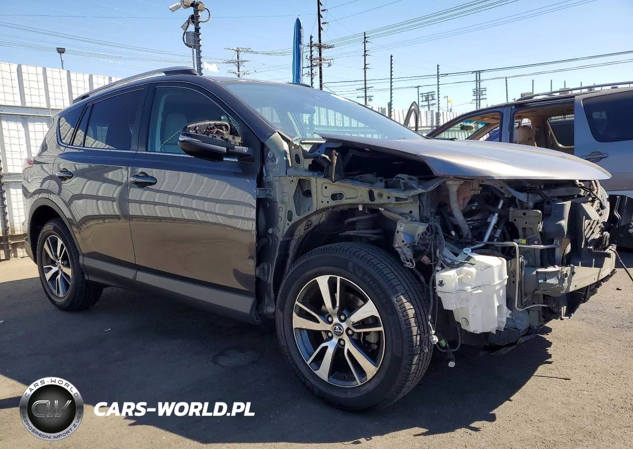 2018 Toyota Rav4 Xle VIN:2T3WFREV5JW476811 - 4