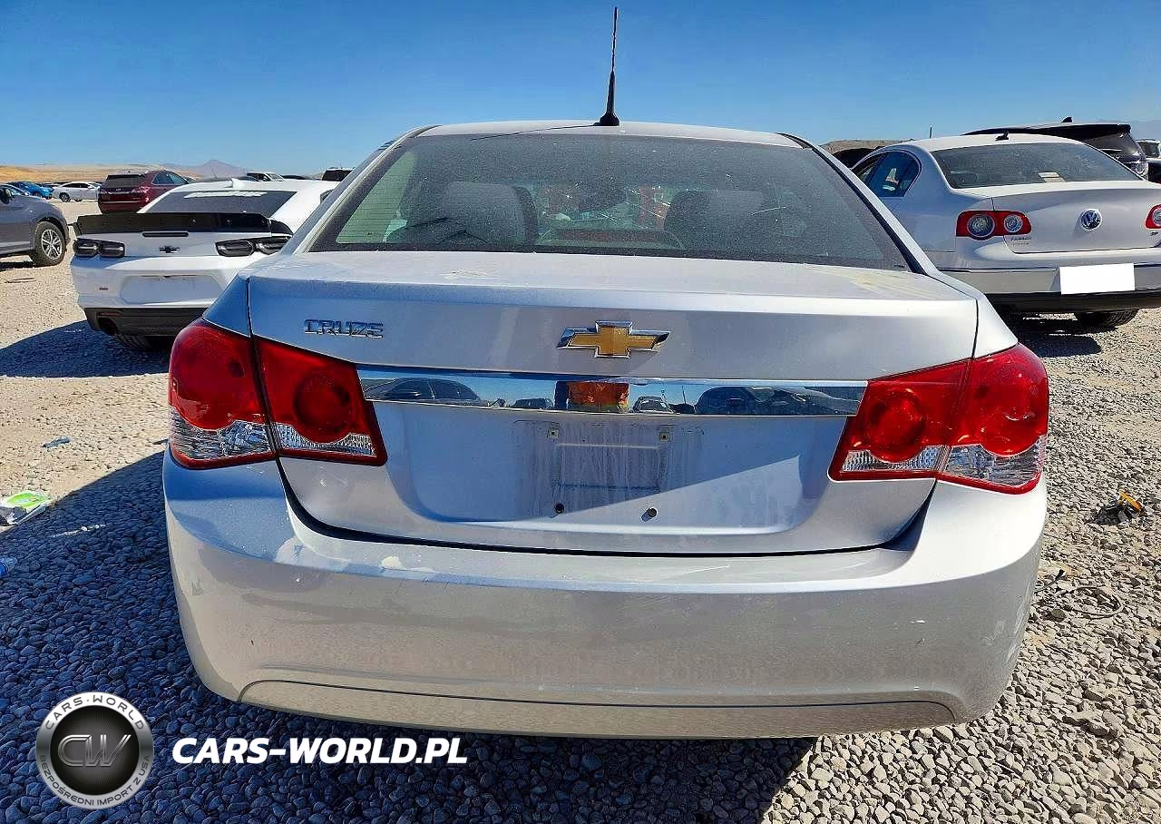 2014 Chevrolet Cruze Ls VIN:1G1PA5SH1E7170984 - 6