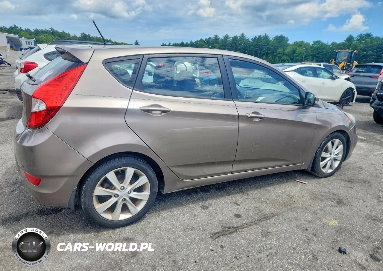 2013 Hyundai Accent Se VIN:KMHCU5AE1DU104077 - 3
