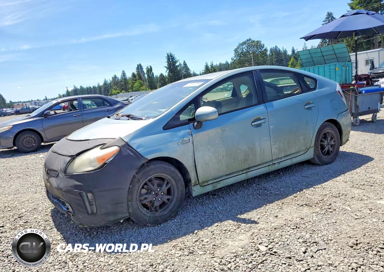 2013 Toyota Prius Two – zdjęcie 1 z 12