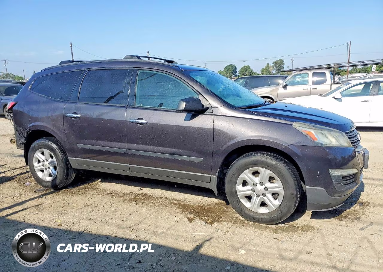 2015 Chevrolet Traverse Ls VIN:1GNKRFED8FJ133824 - 4