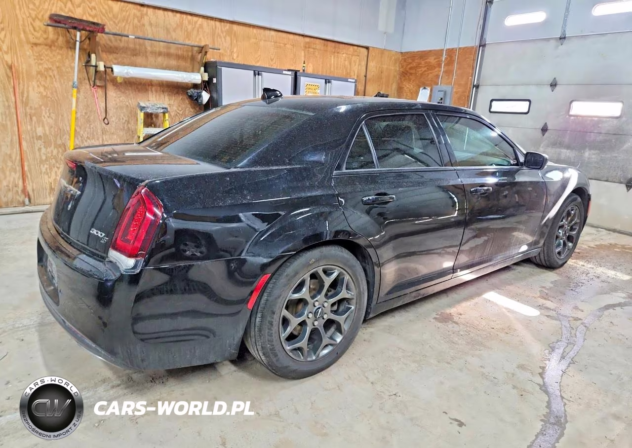 2017 Chrysler 300 S VIN:2C3CCAGG9HH637588 - 3