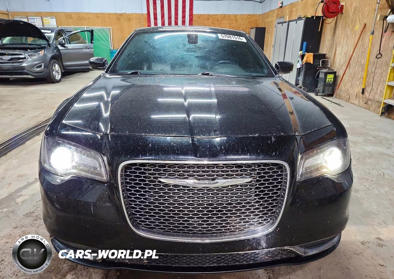 2017 Chrysler 300 S VIN:2C3CCAGG9HH637588 - 5