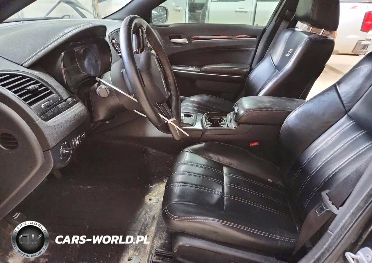 2017 Chrysler 300 S VIN:2C3CCAGG9HH637588 - 7