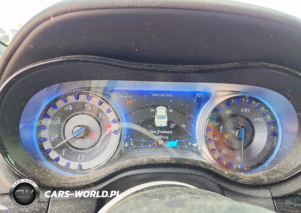 2017 Chrysler 300 S VIN:2C3CCAGG9HH637588 - 9