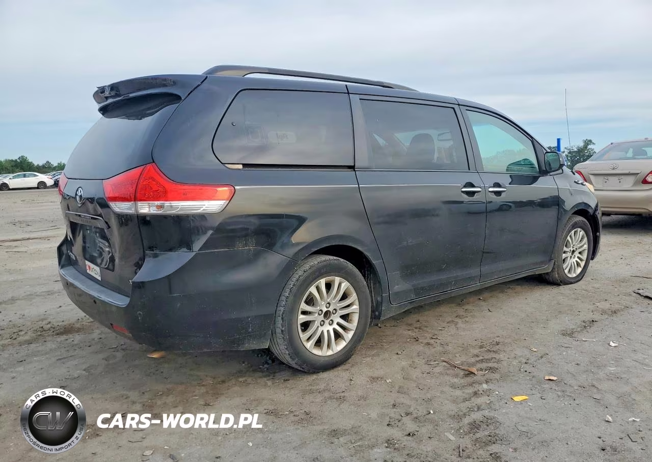 2014 Toyota Sienna Xle 8-Passenger VIN:5TDYK3DC6ES449349 - 3