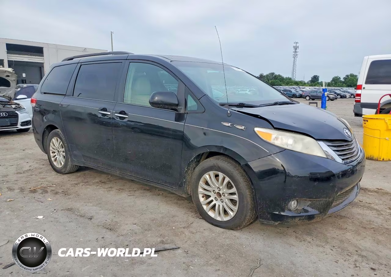 2014 Toyota Sienna Xle 8-Passenger VIN:5TDYK3DC6ES449349 - 4