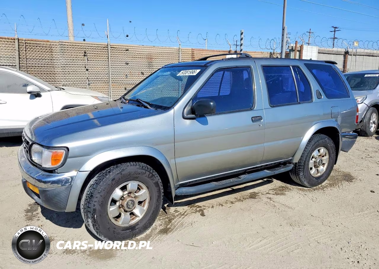 1999 Nissan Pathfinder Xe