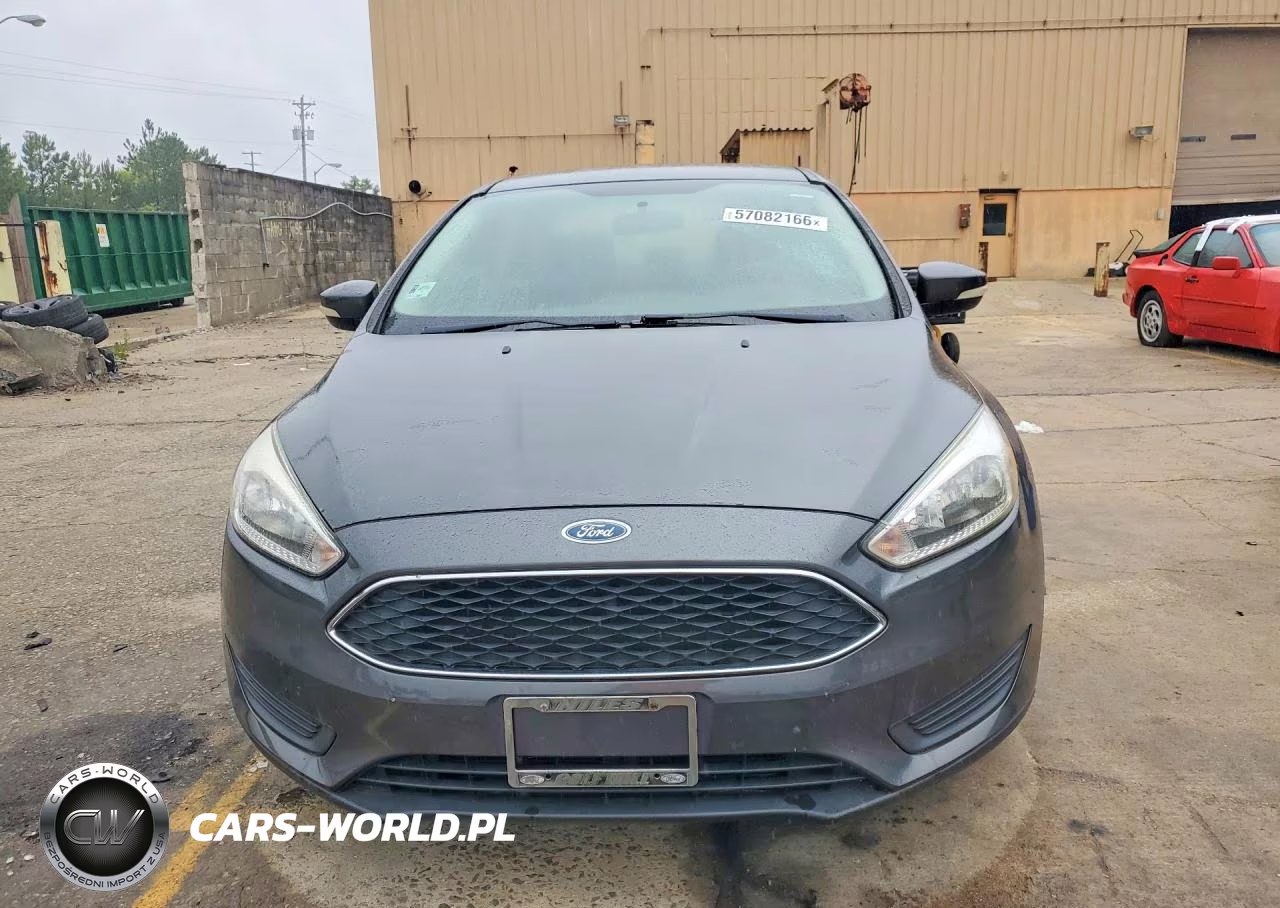 2016 Ford Focus Se VIN:1FADP3F23GL390193 - 5