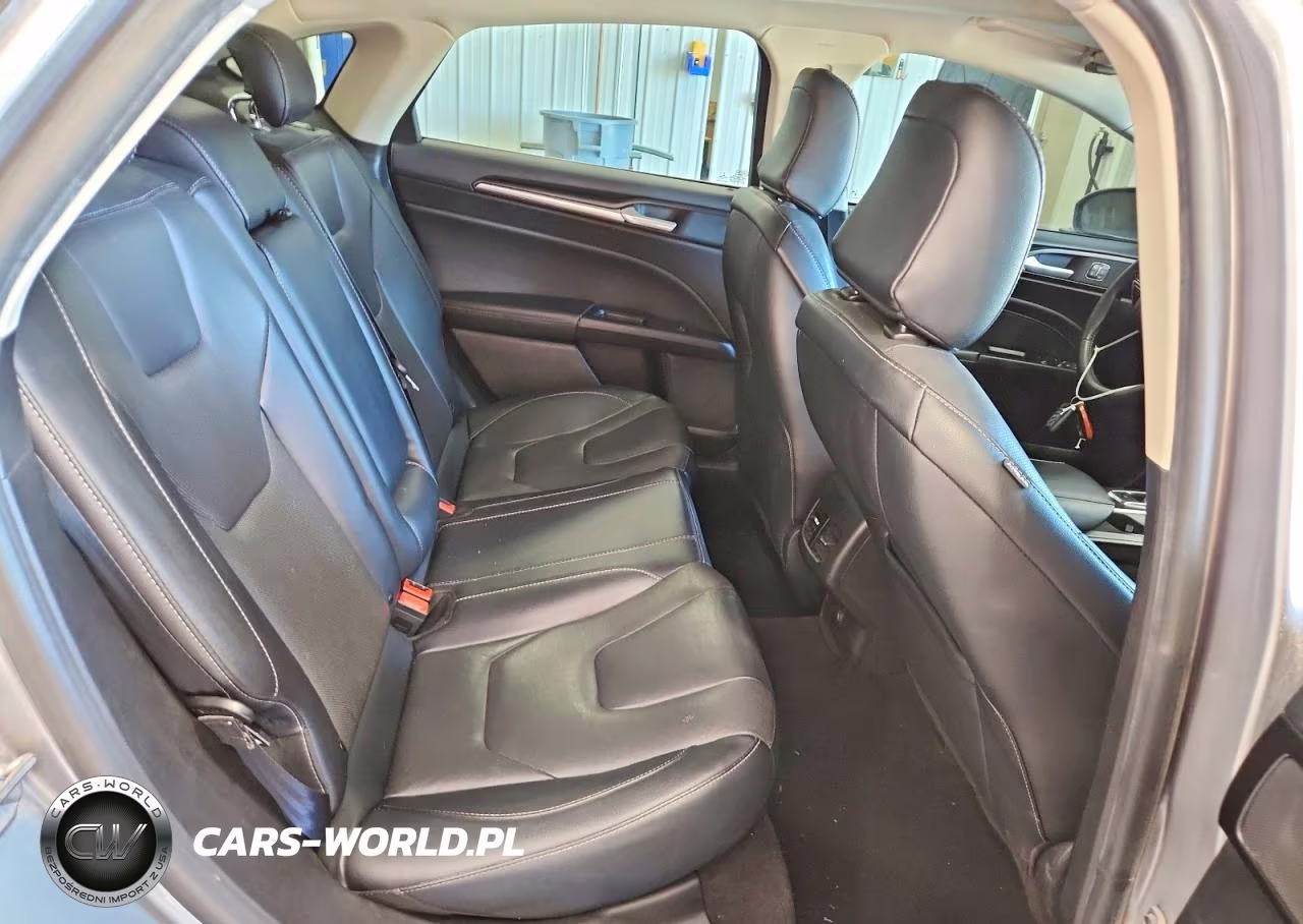 2020 Ford Fusion Titanium VIN:3FA6P0K93LR133136 - 10