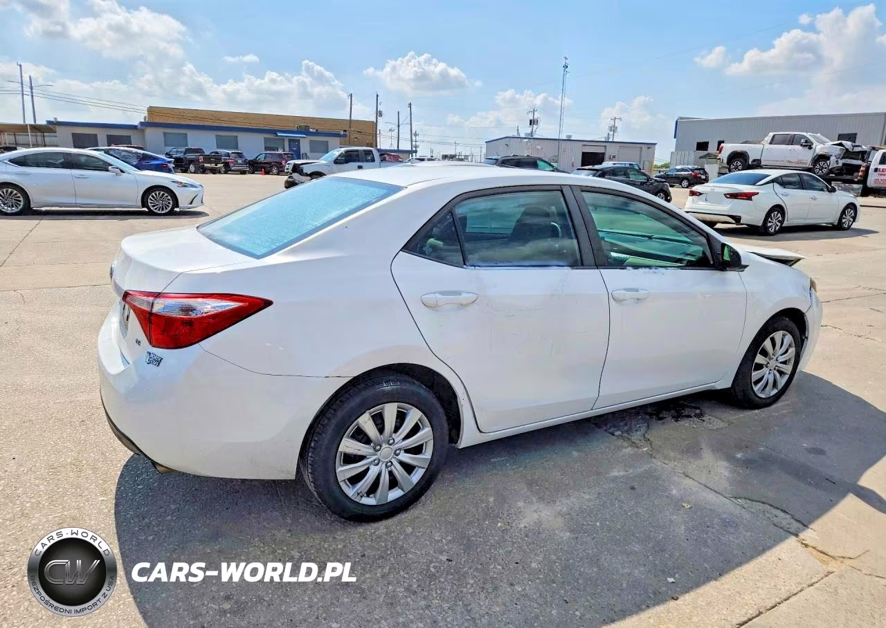 2015 Toyota Corolla Le VIN:5YFBURHE9FP322071 - 3