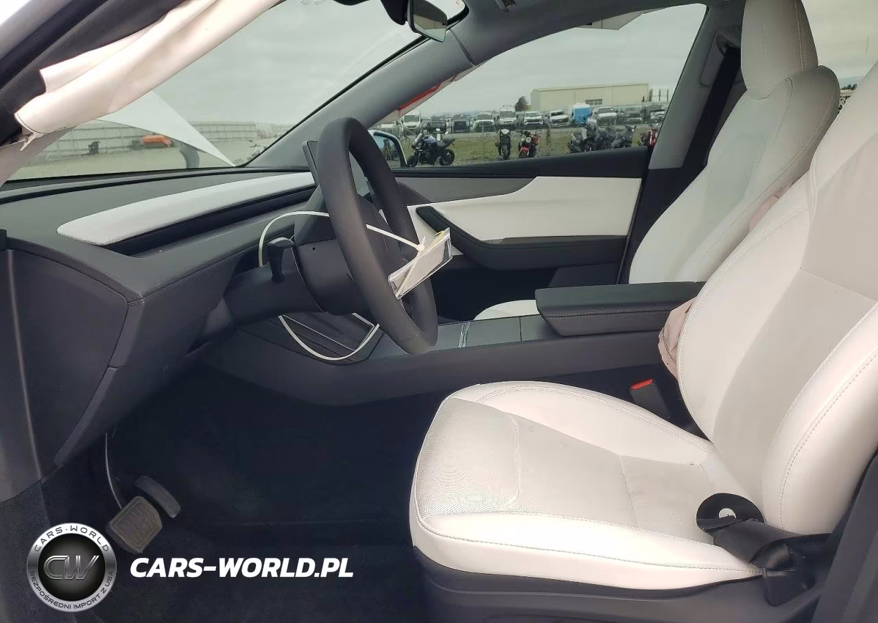 2026 Tesla Model Y VIN:7SAYGDEE6TF454045 - 7