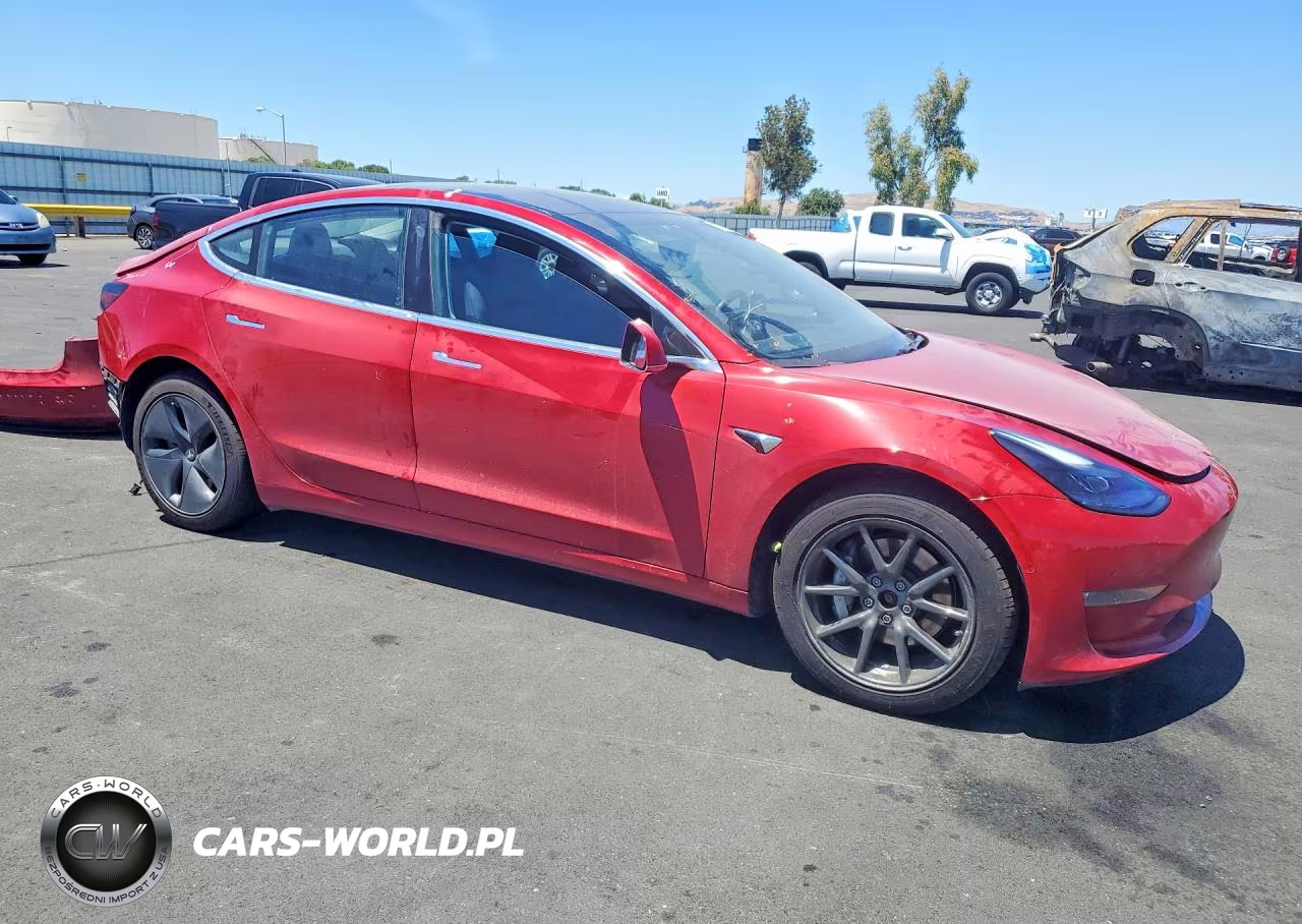 2018 Tesla Model 3 VIN:5YJ3E1EB7JF073397 - 4