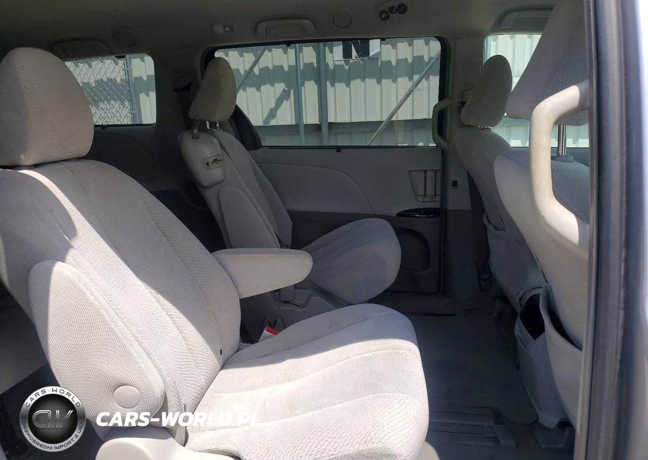 2012 Toyota Sienna Le VIN:5TDKK3DC2CS179846 - 11
