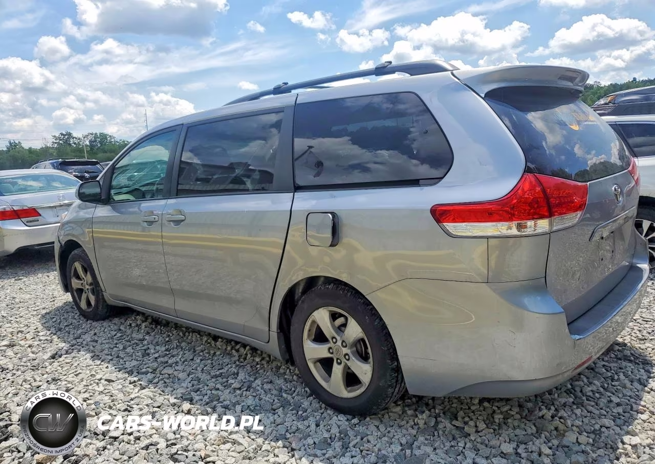 2012 Toyota Sienna Le VIN:5TDKK3DC2CS179846 - 2
