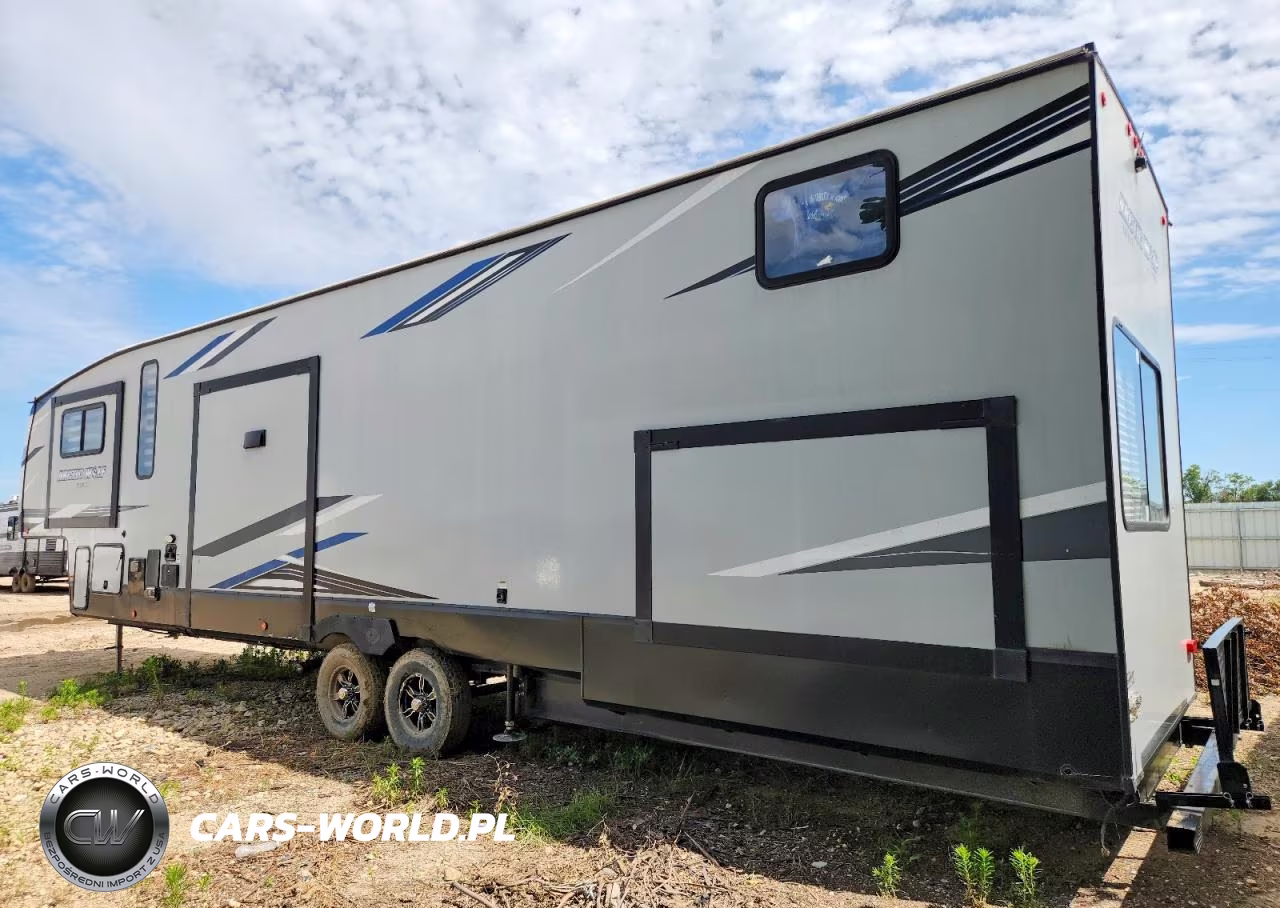 2021 Forest River Articwolf Camper VIN:5ZT3CK5B3M0710587 - 3