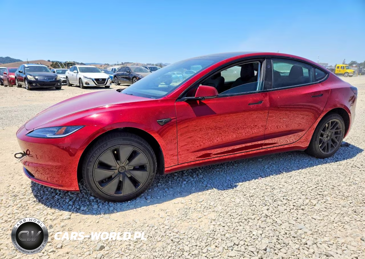 2025 Tesla Model 3 – zdjęcie 1 z 12